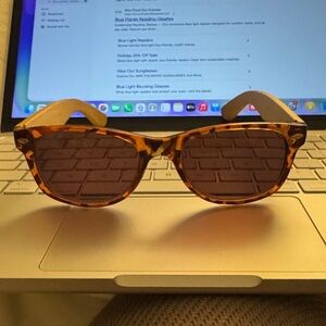 Classic Sun Tortoiseshell Frame Sunglasses (readers 1.50) with wooden Arms